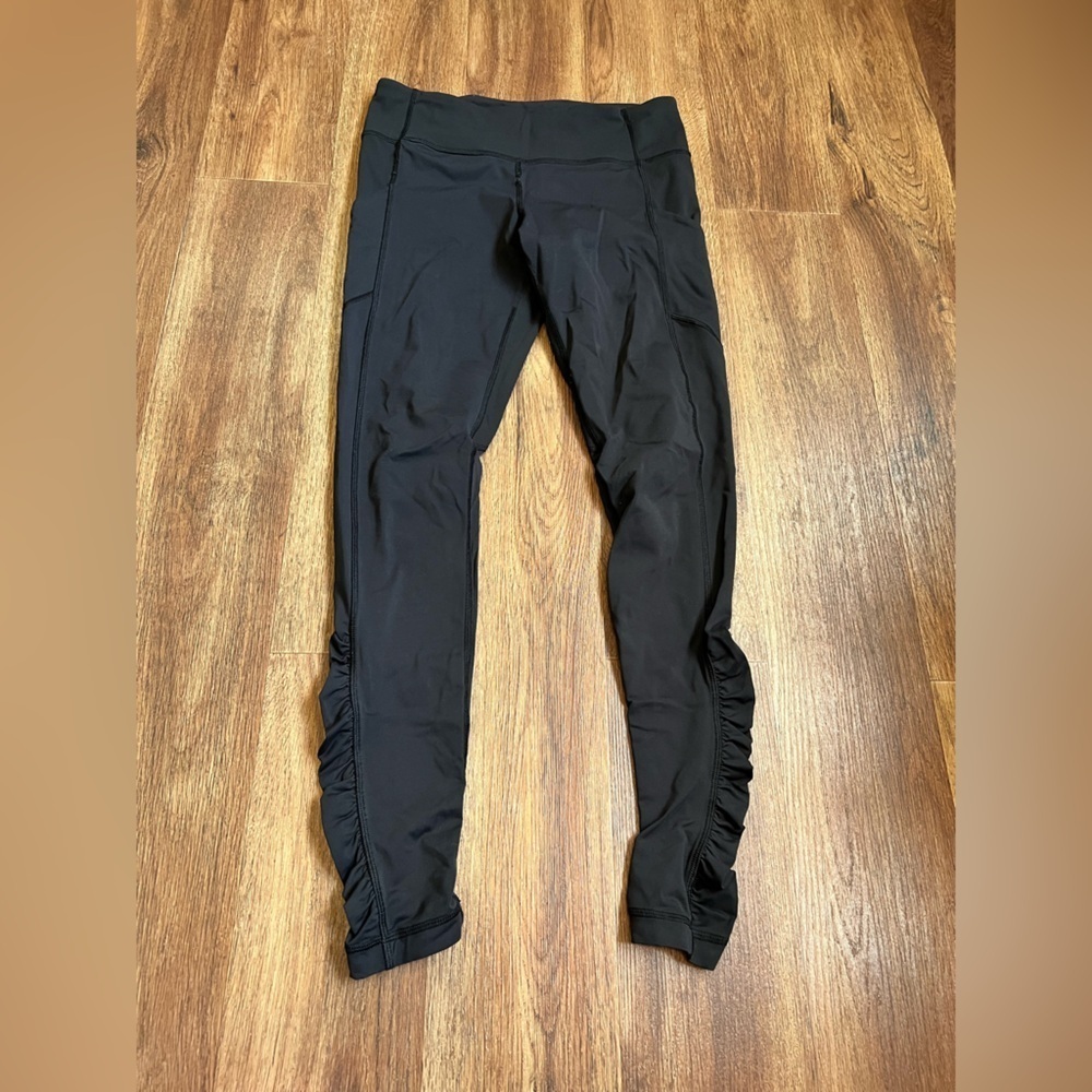lululemon athletica Midnight Black Ruffle Leggings size 8